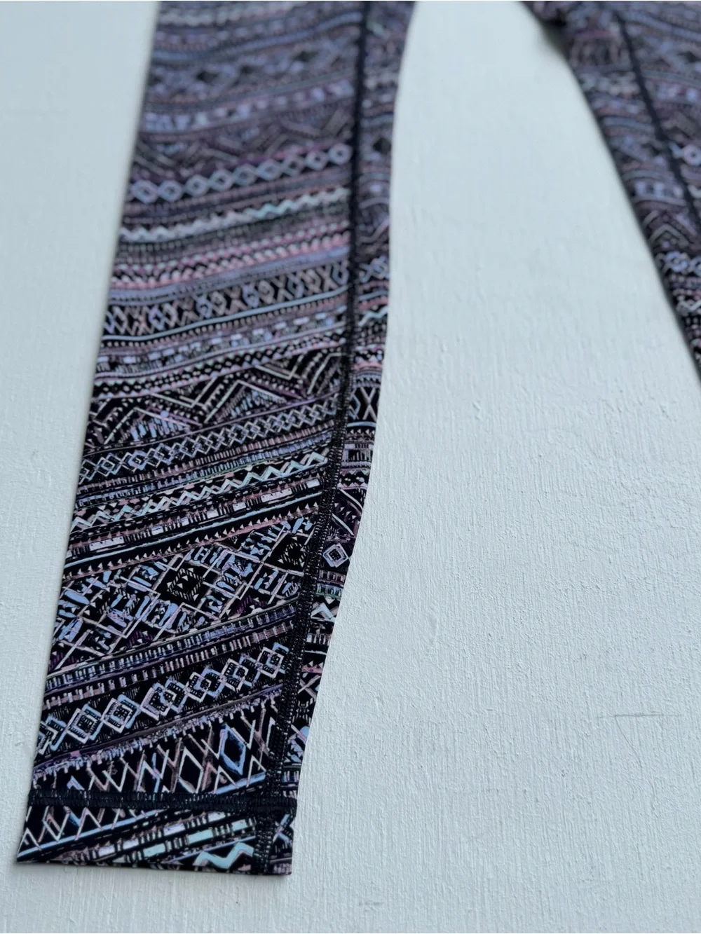 Lululemon Wunder Under High Rise Tights Tribal Patter Size 4 LW5BOKSH